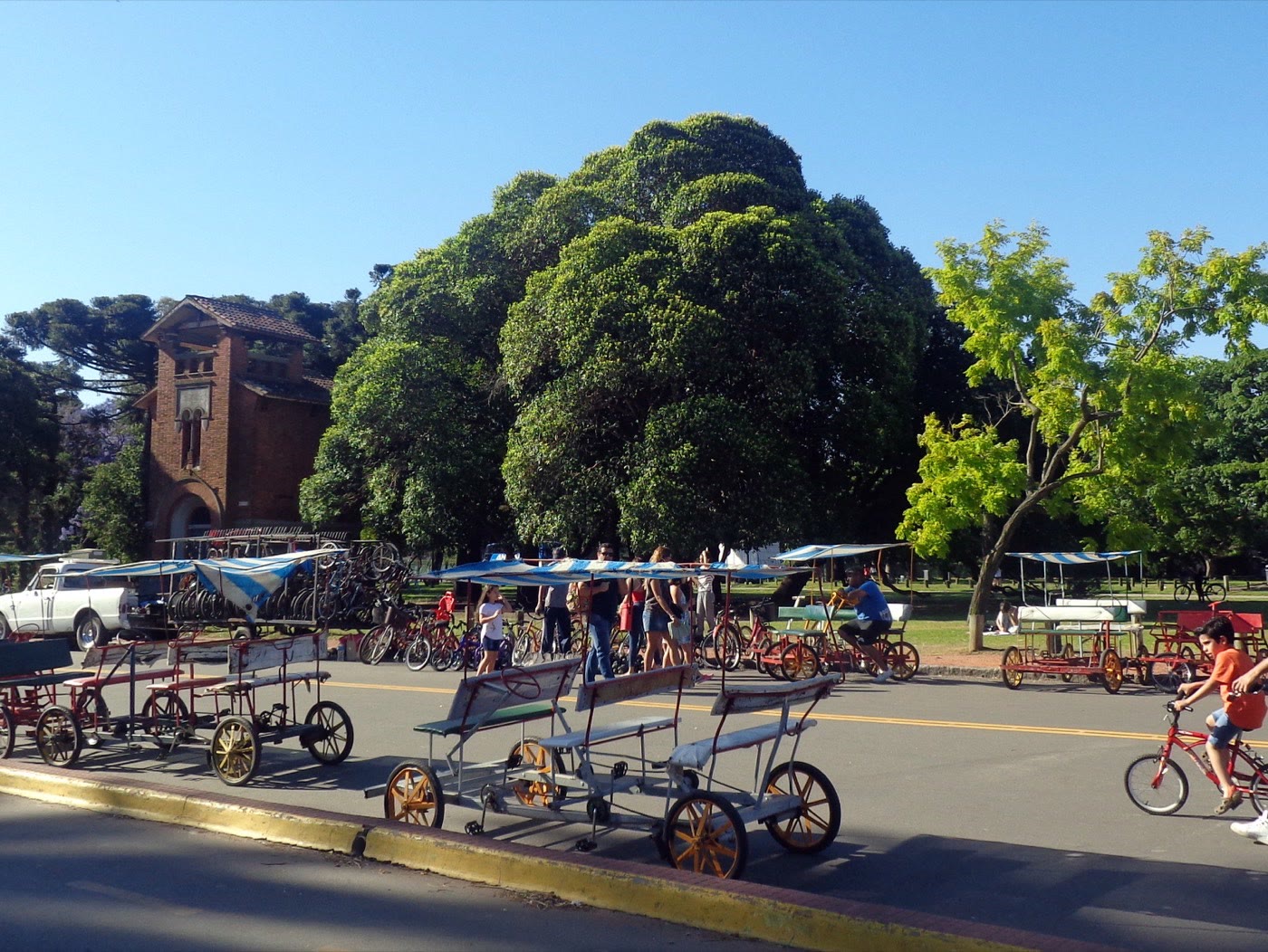 Palermo и Parque Tres de Febrero в Буэнос-Айресе